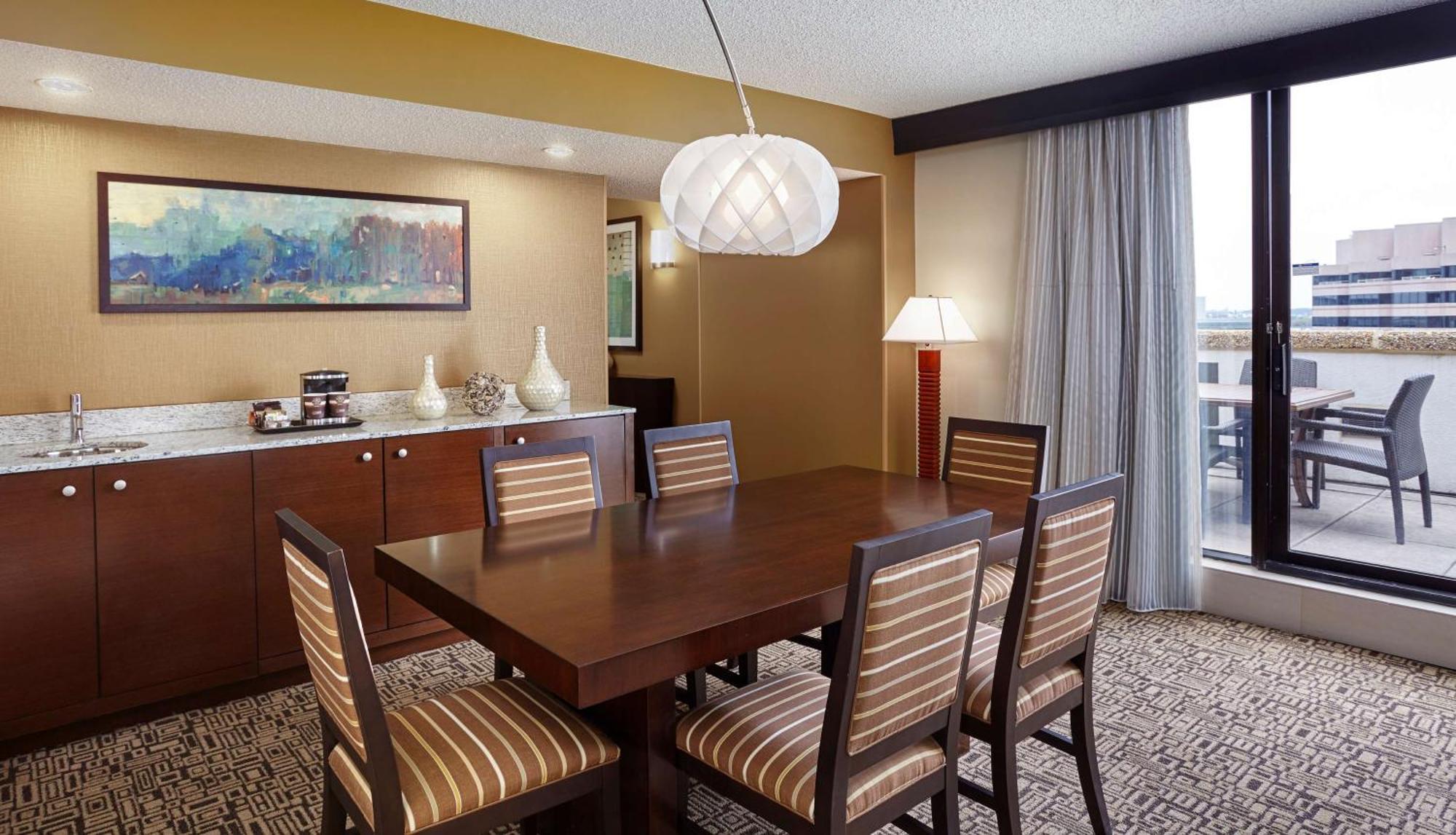 Doubletree By Hilton Washington Dc - Crystal City Arlington Exterior photo
